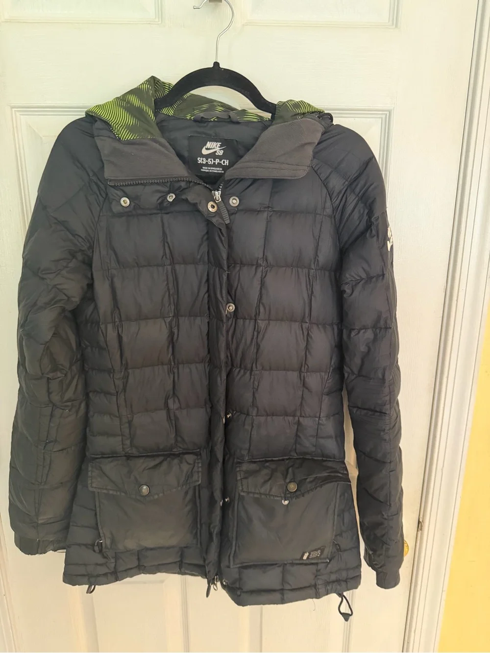 Nike SB Womens S Black Grey Goose Down Puffer Jacket Hooded Winter Coat